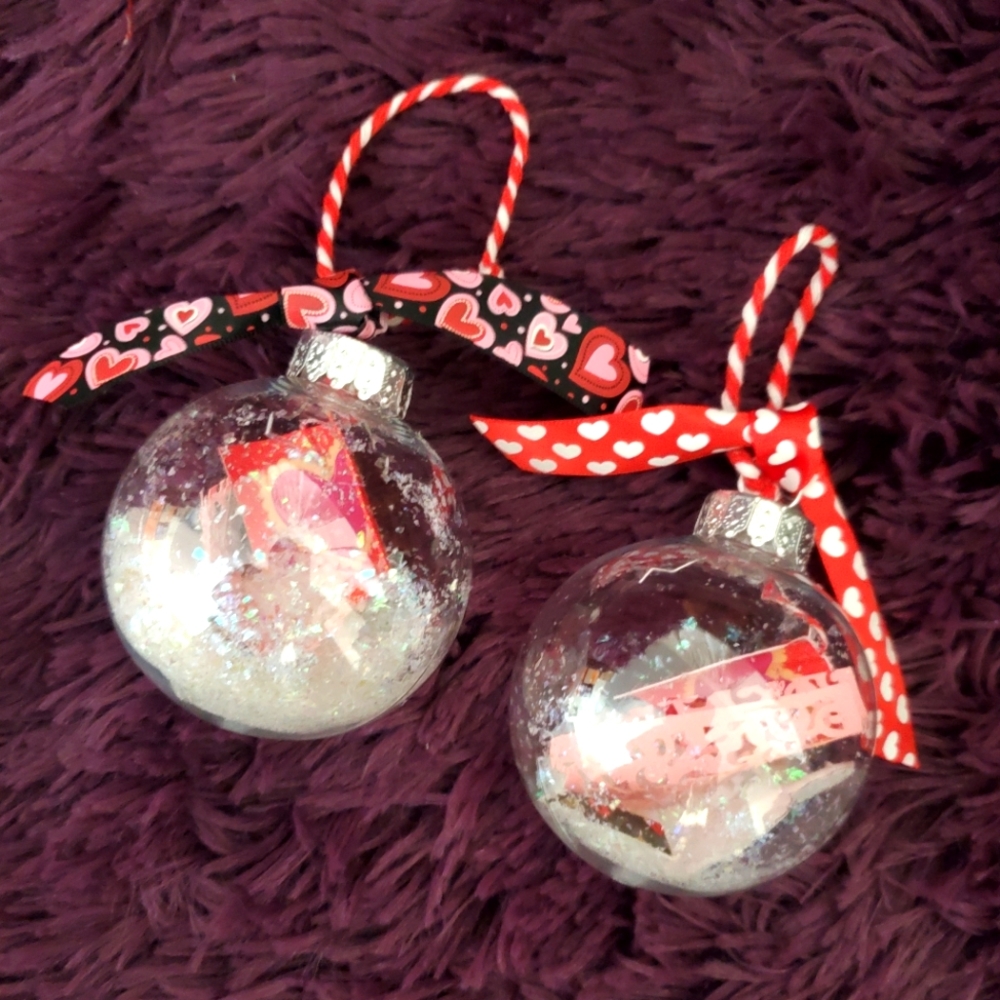 😀 HAND CRAFTED Set of 2 valentine round clear globe ornaments